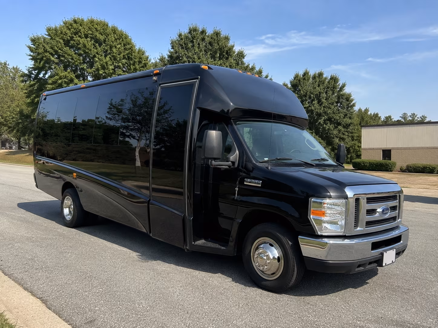 airport transfer buses between carson city and reno tahoe international