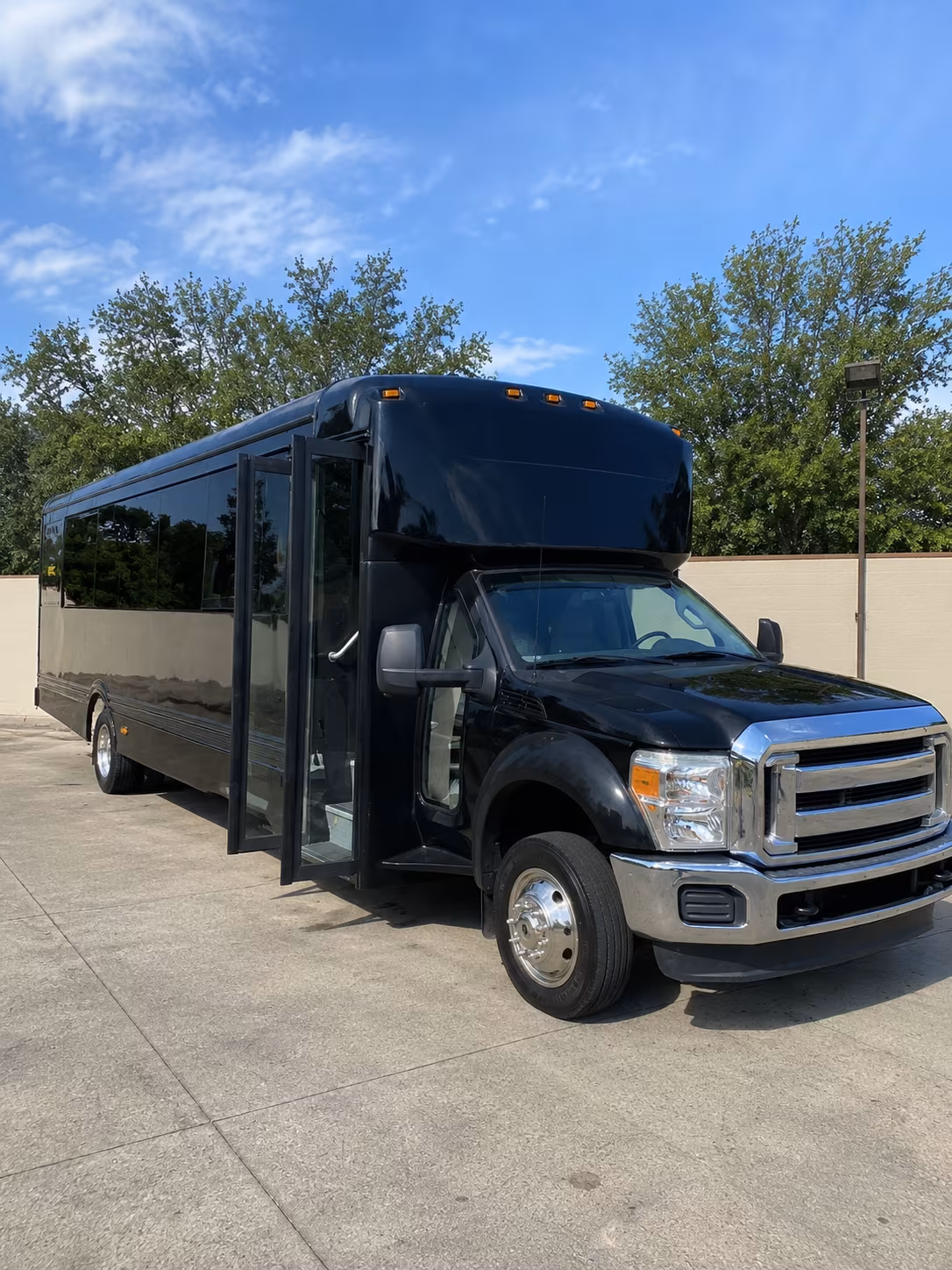 carson city 20 passenger party bus